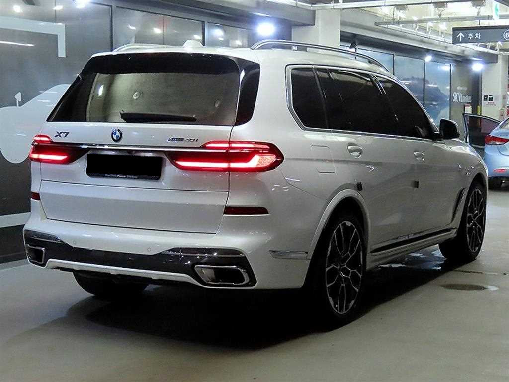 BMW X7 — photo 04