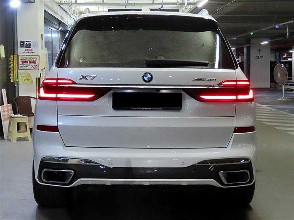 BMW X7 — photo 05