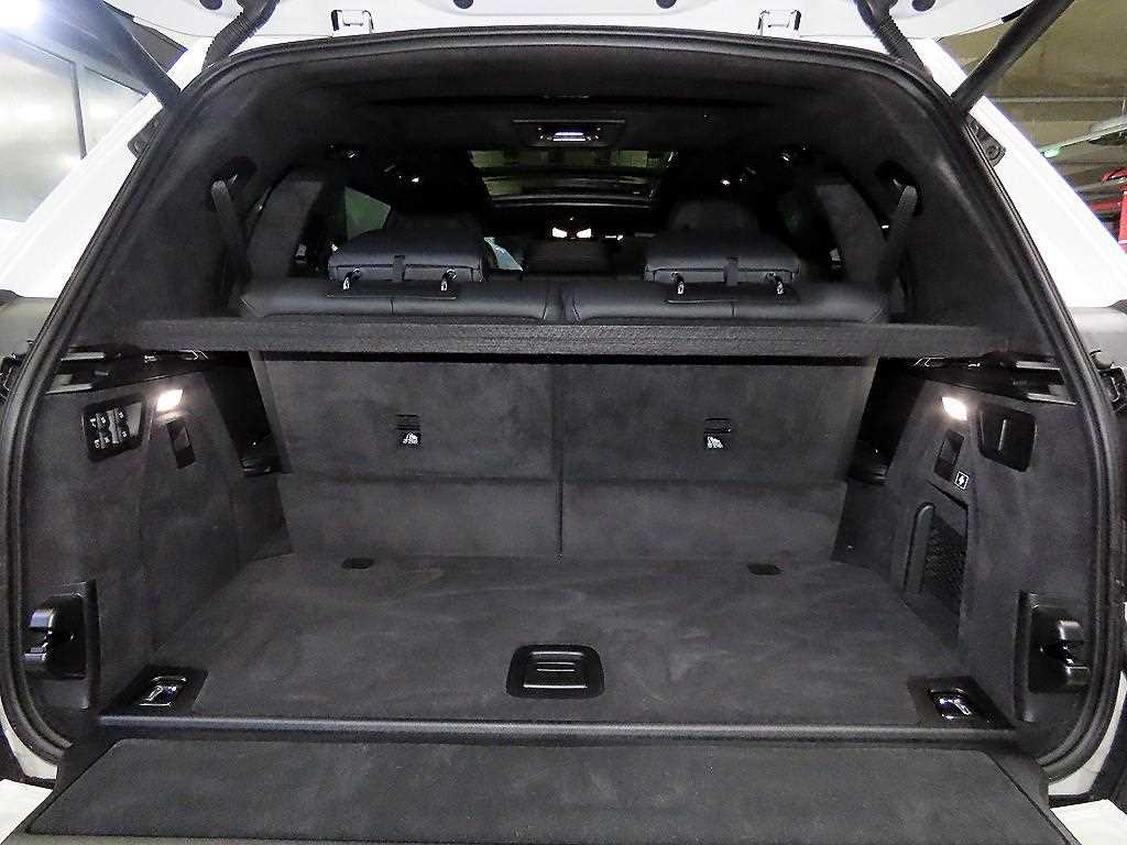 BMW X7 — photo 16