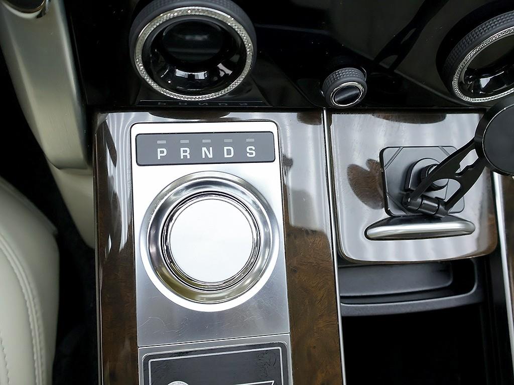 Land Rover Range Rover — photo 10