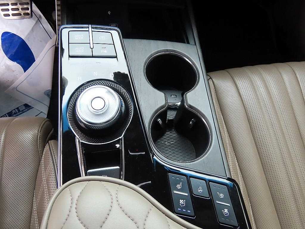 Kia K8 — photo 11