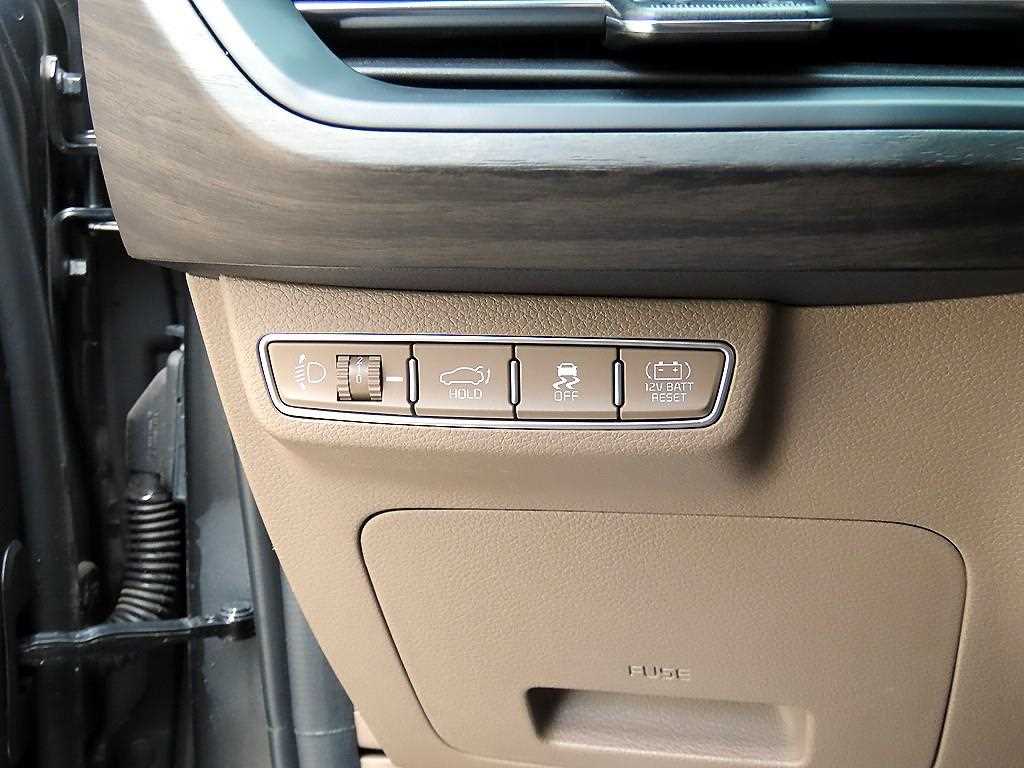 Kia K8 — photo 13