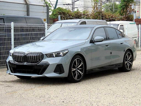 BMW 5-Series — photo 02