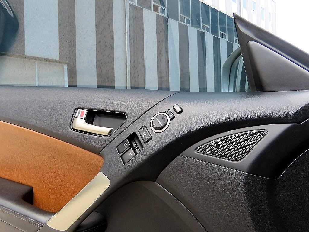 Hyundai Genesis — photo 11