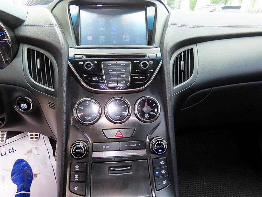 Hyundai Genesis — photo 14