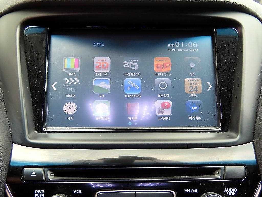 Hyundai Genesis — photo 16