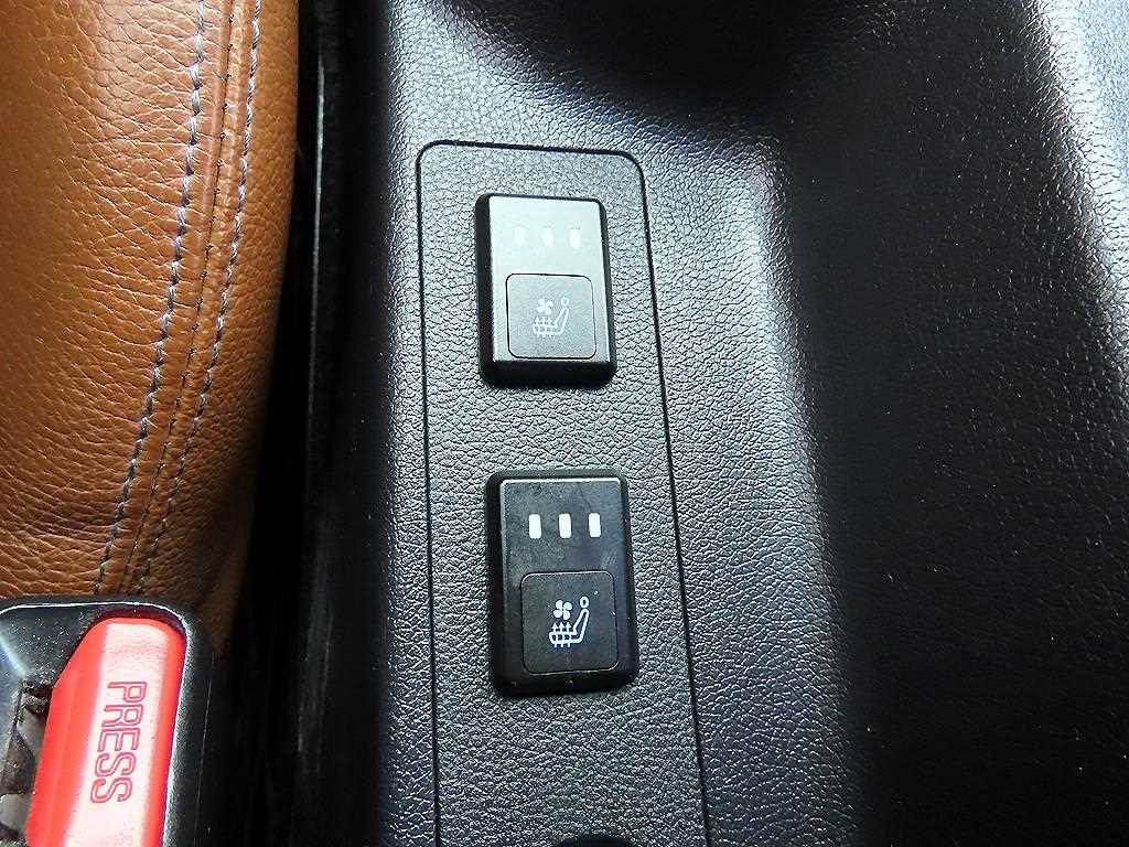 Hyundai Genesis — photo 17