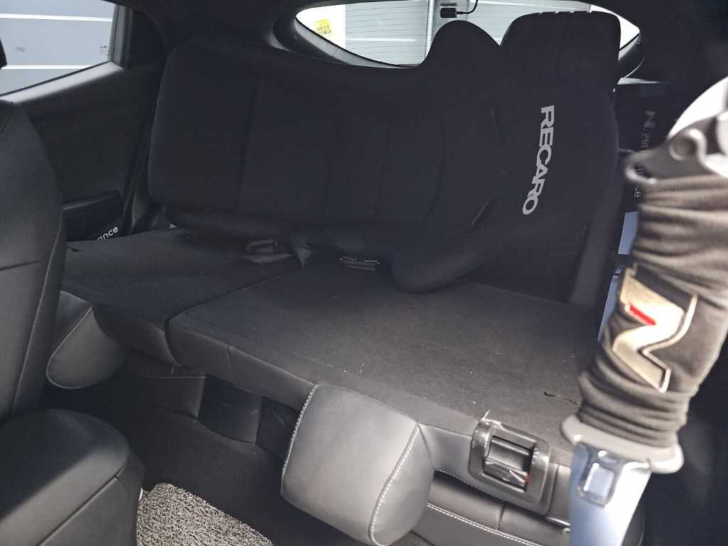Hyundai Veloster — photo 12