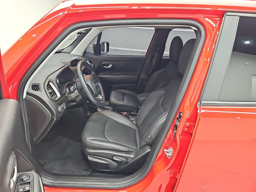 Jeep Renegade — photo 11