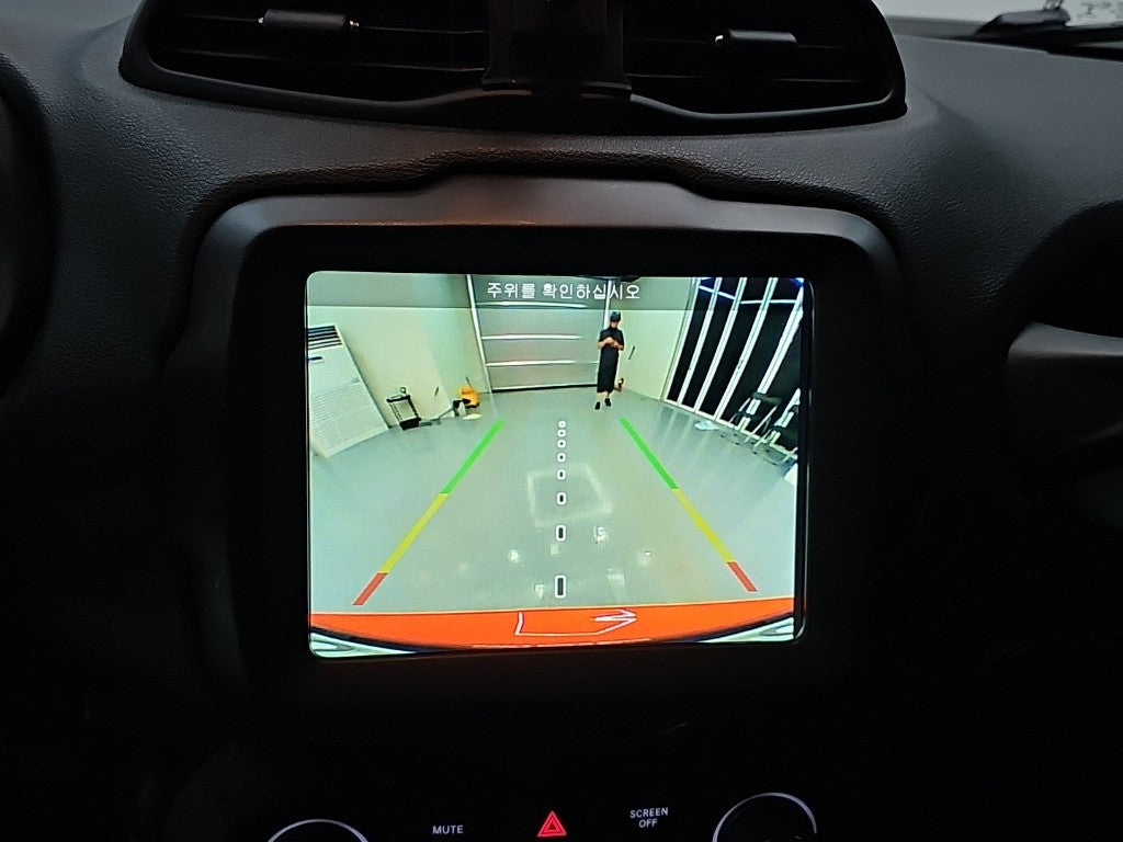 Jeep Renegade — photo 15