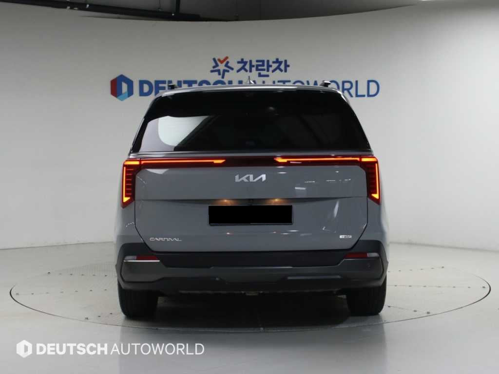 Kia Carnival — photo 04