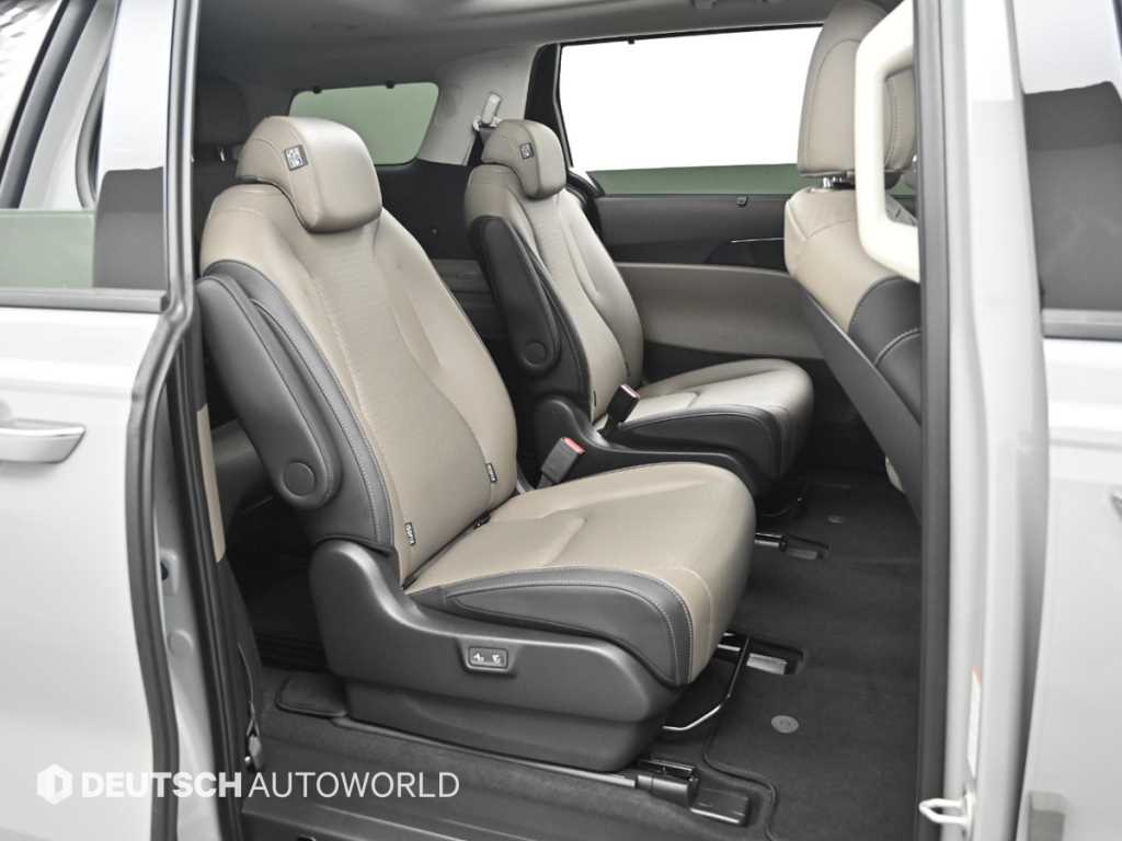 Kia Carnival — photo 12