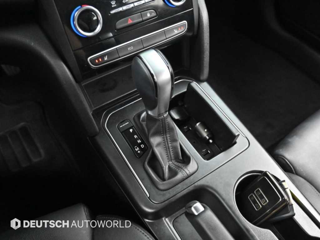 RENAULT SM6 — photo 09