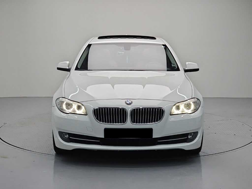 BMW 5-Series — photo 02