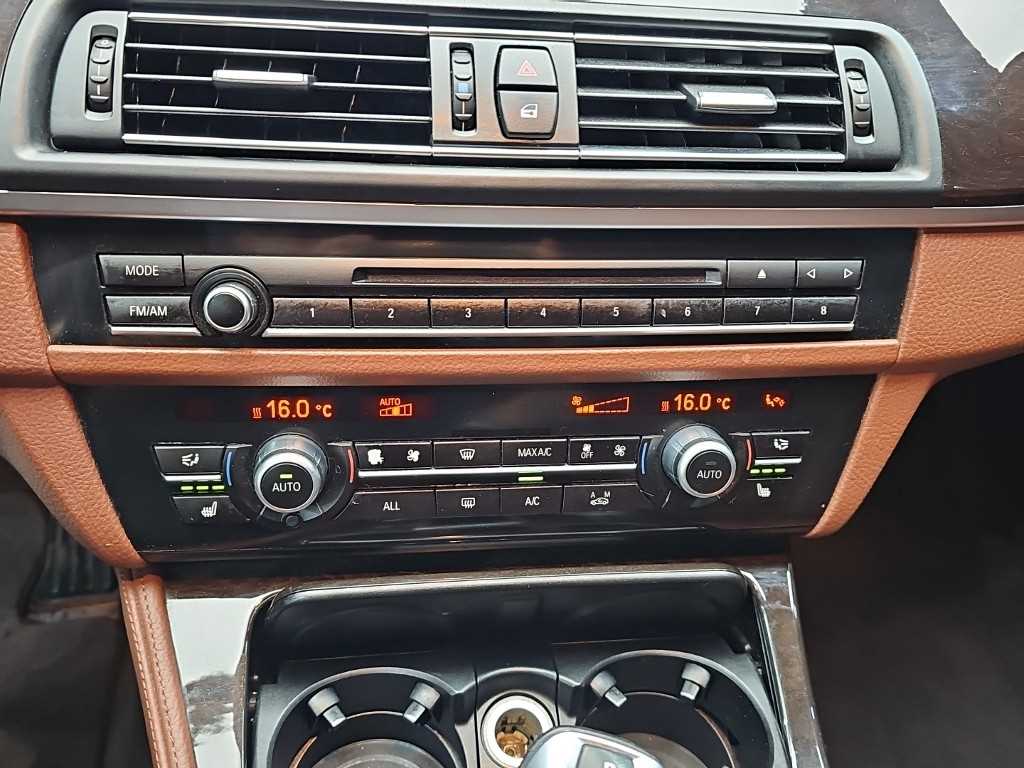 BMW 5-Series — photo 10