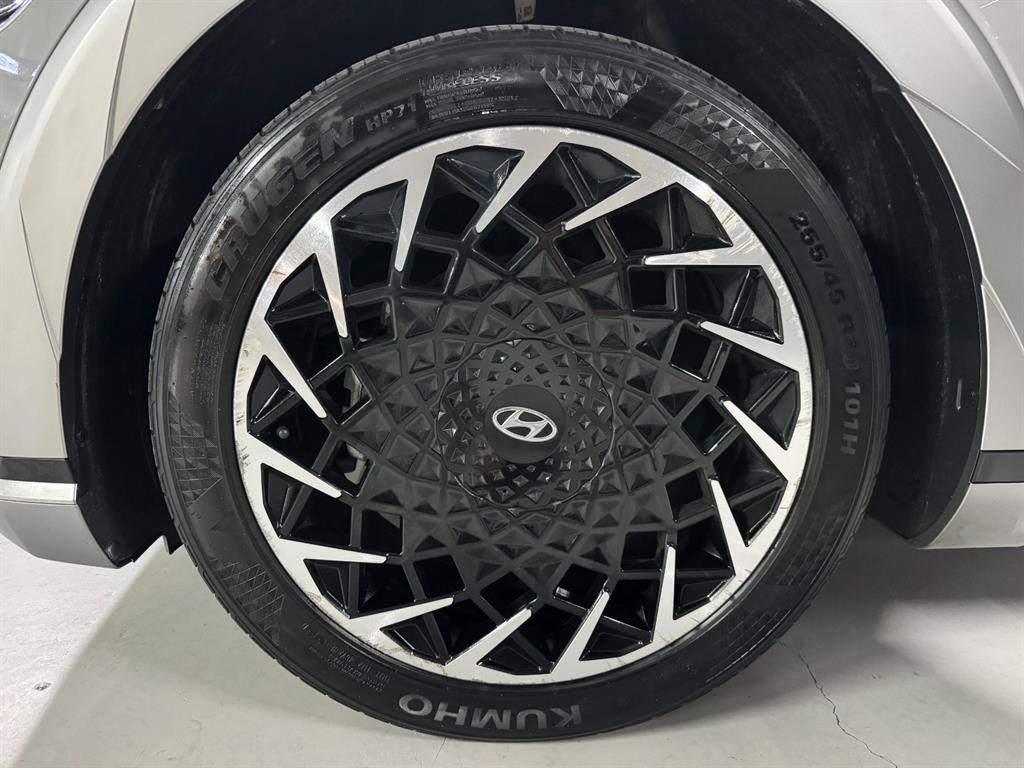 Hyundai Ioniq5 — photo 19