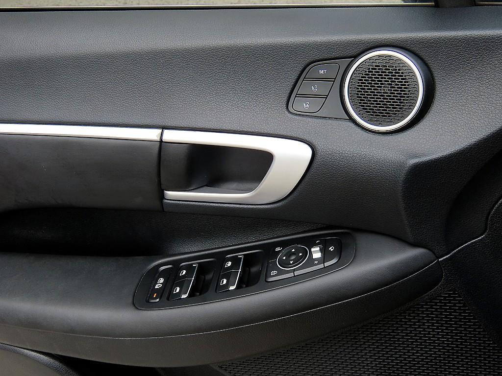 Hyundai Sonata — photo 11