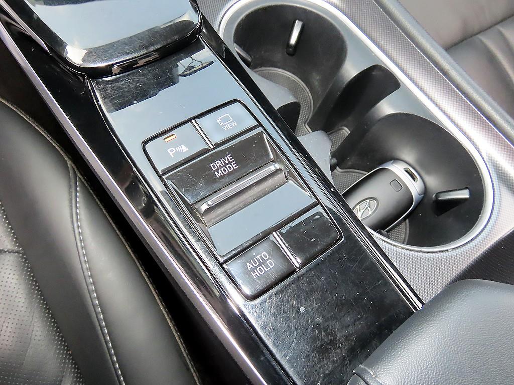 Hyundai Sonata — photo 12