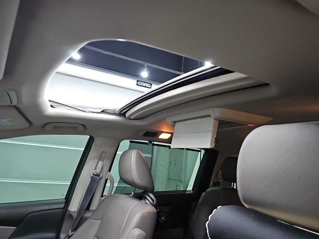 Honda Odyssey — photo 16