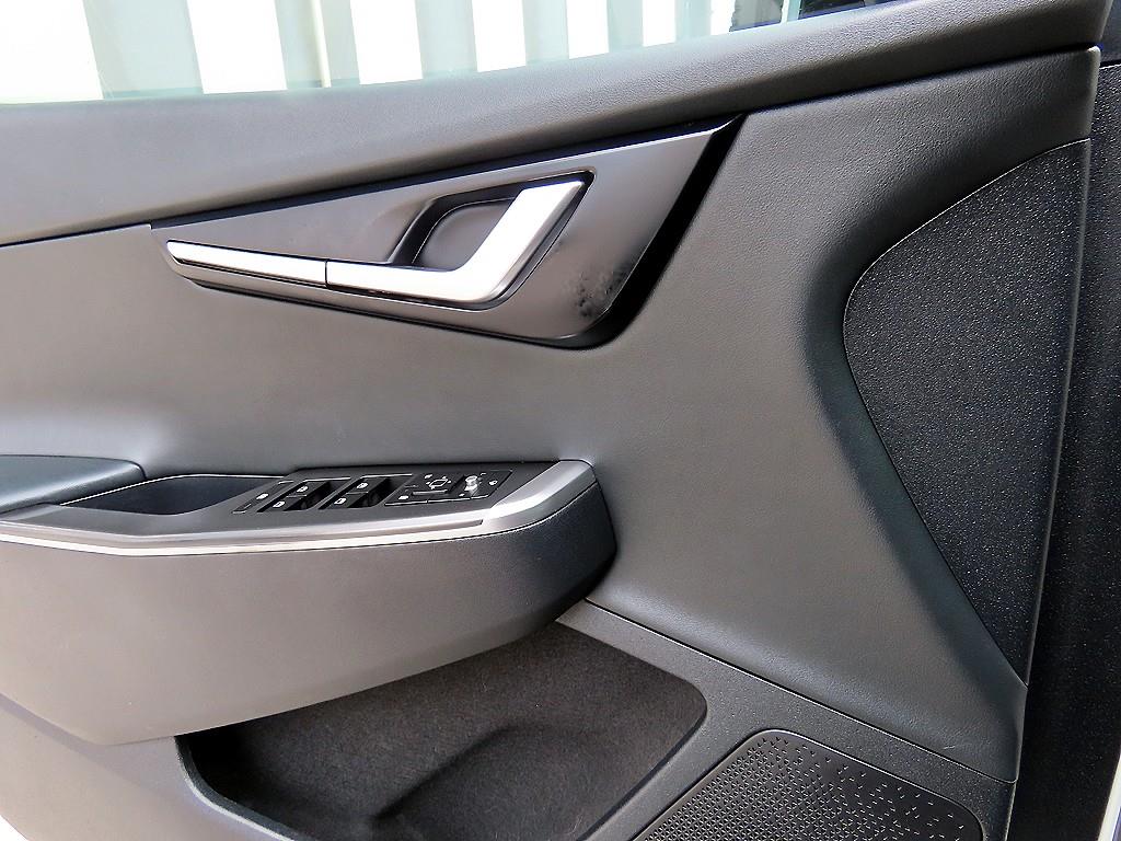 Kia EV6 — photo 11