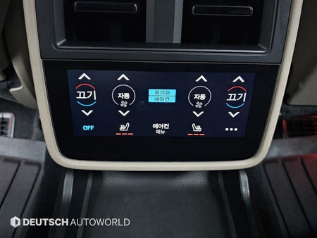 Porsche Taycan — photo 16