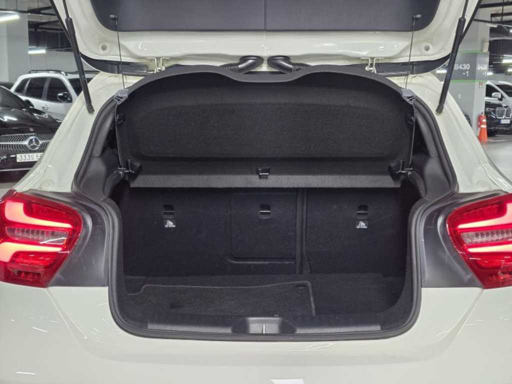 Mercedes-Benz A-Class — photo 06