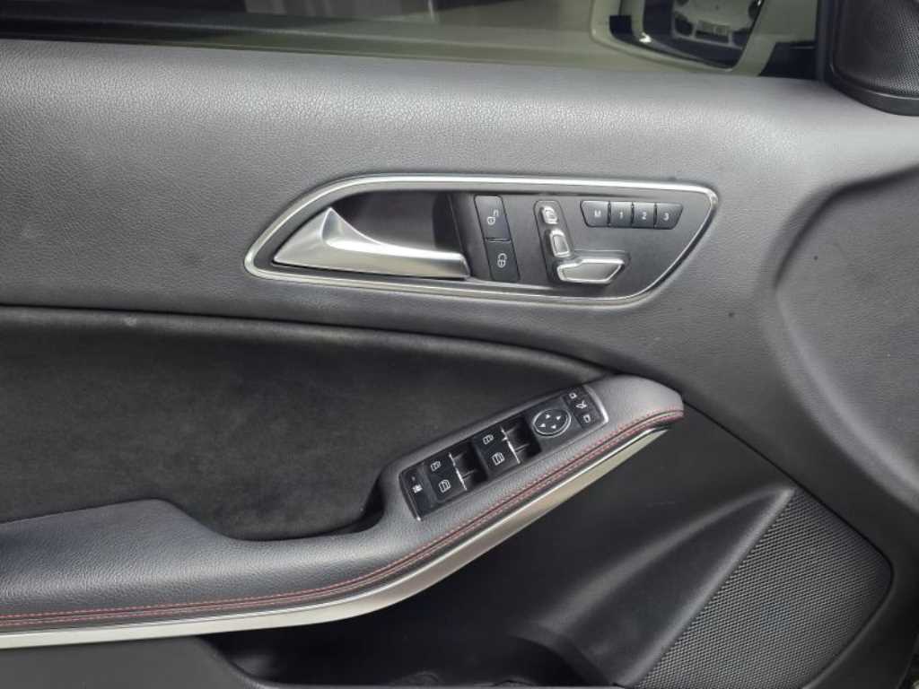 Mercedes-Benz A-Class — photo 07
