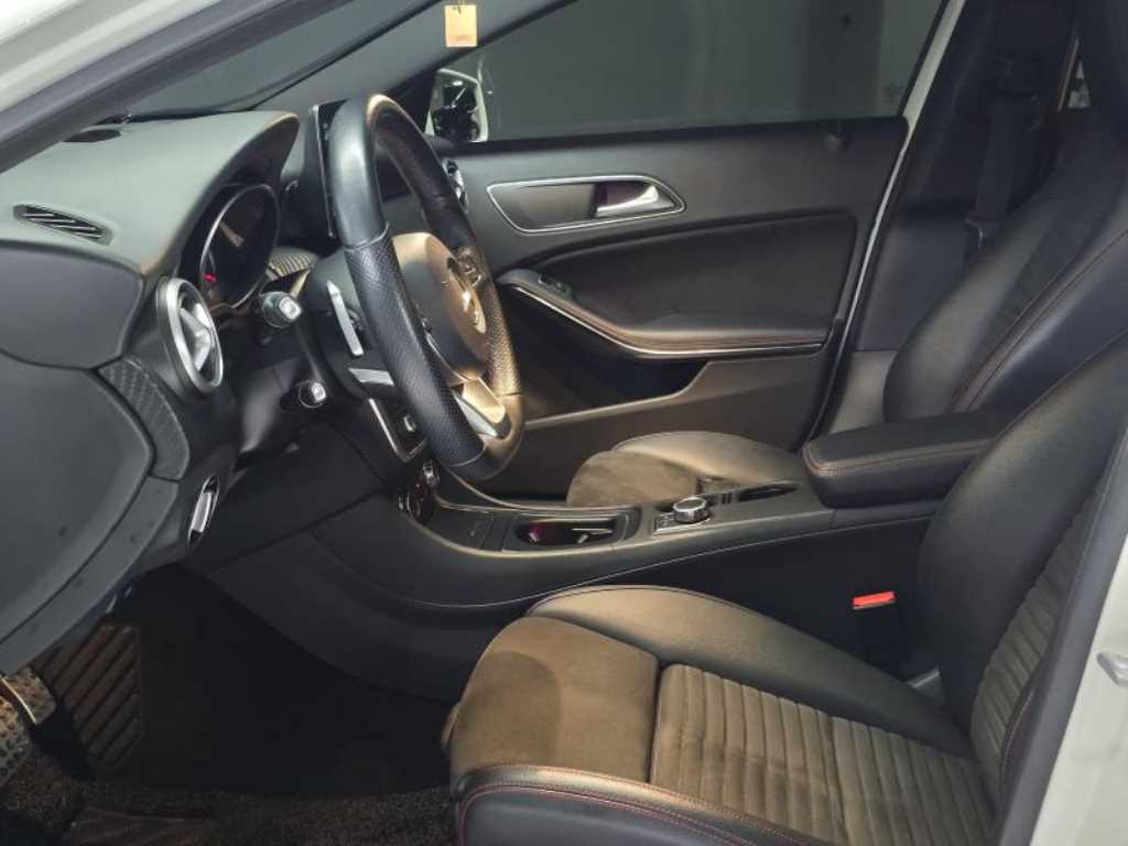 Mercedes-Benz A-Class — photo 08