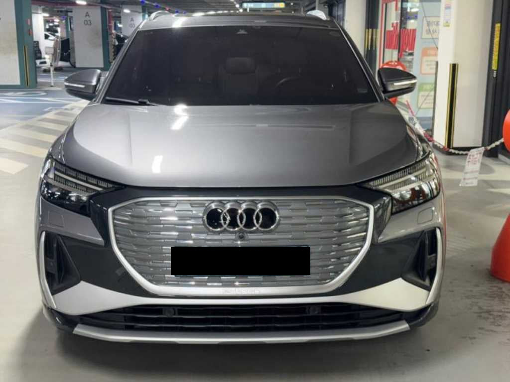 Audi Q4 e-tron — photo 02