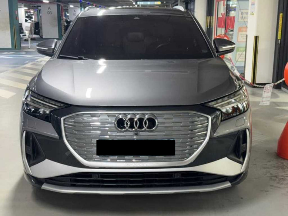 Audi Q4 e-tron — photo 02