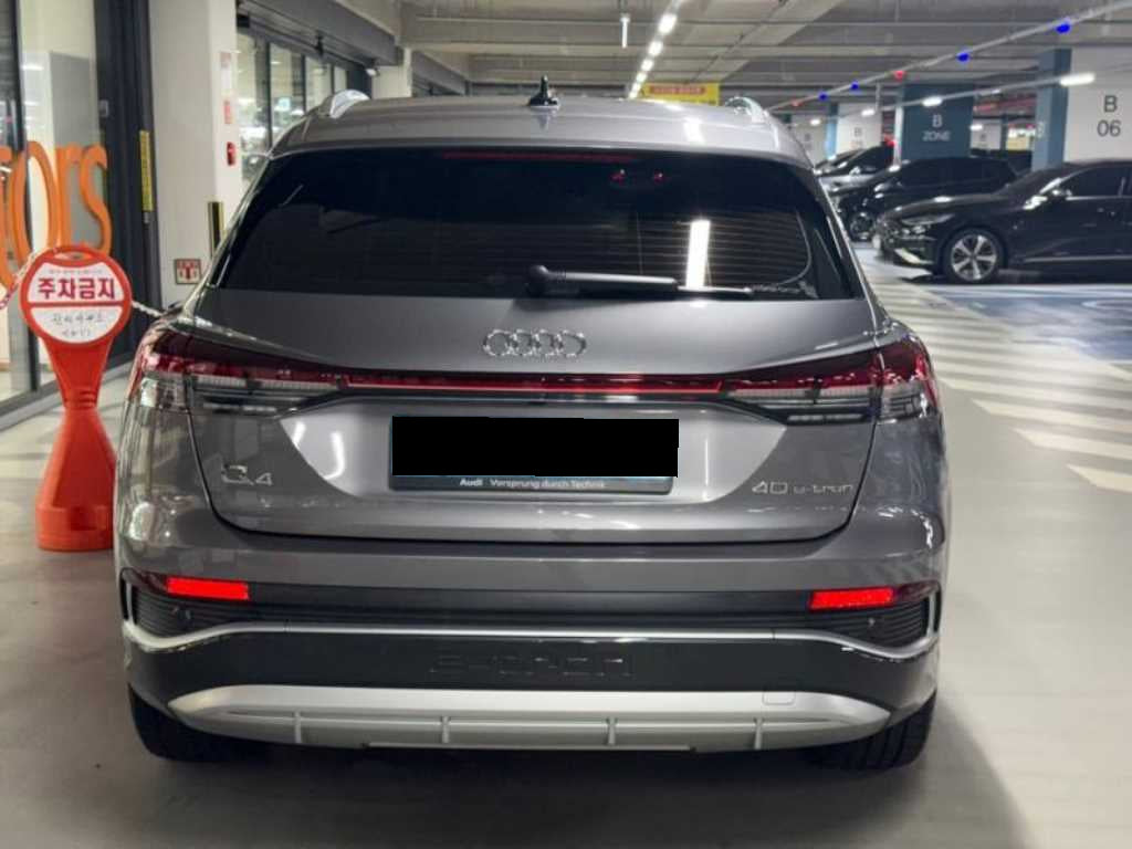 Audi Q4 e-tron — photo 03