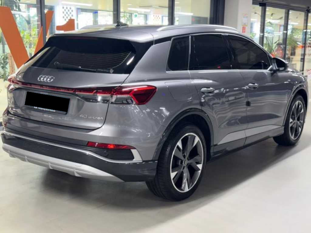 Audi Q4 e-tron — photo 04