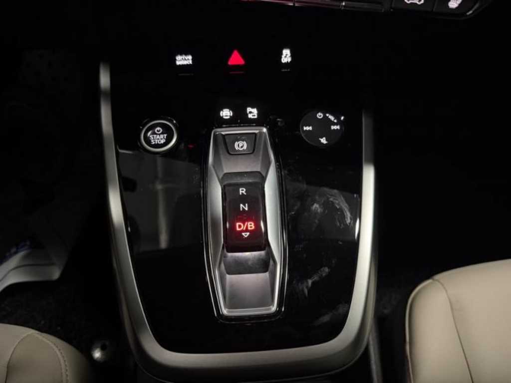 Audi Q4 e-tron — photo 12