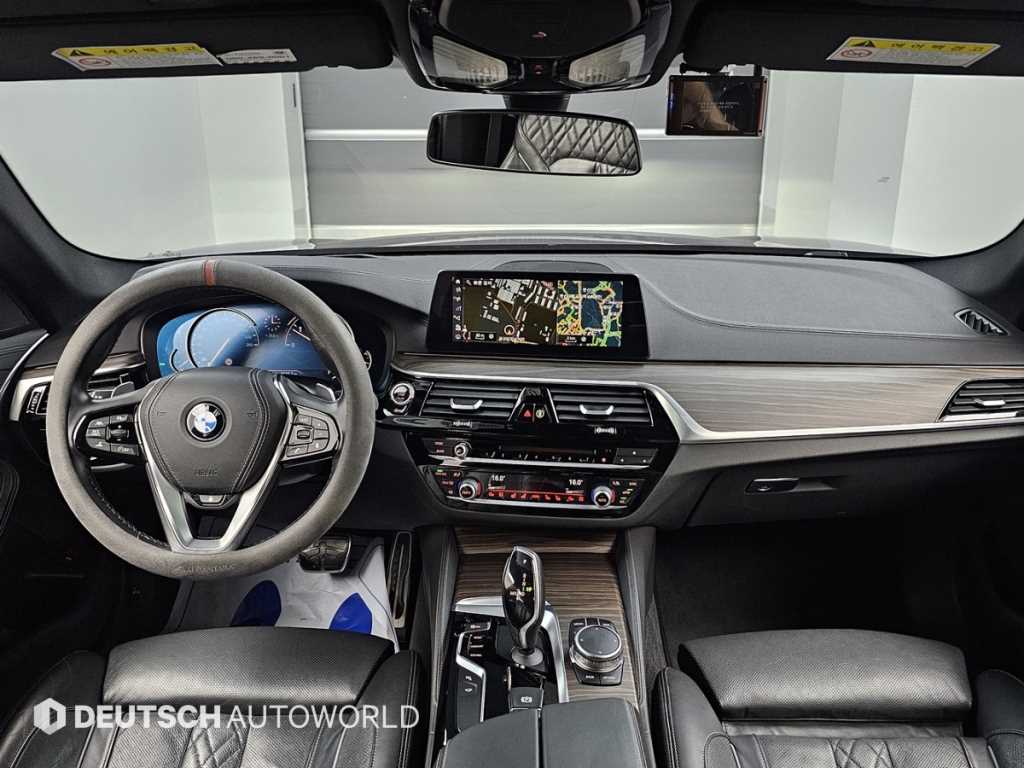 BMW 5-Series — photo 07