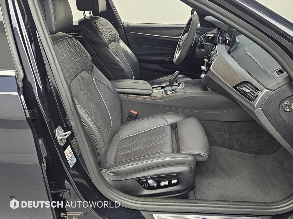 BMW 5-Series — photo 10