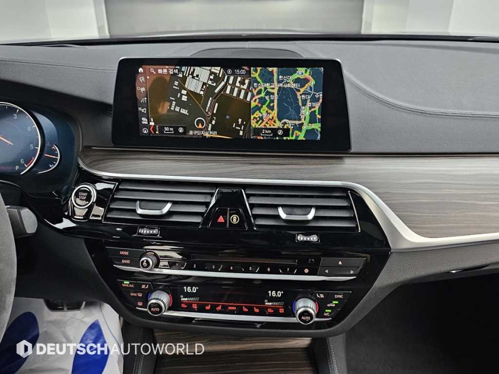 BMW 5-Series — photo 14