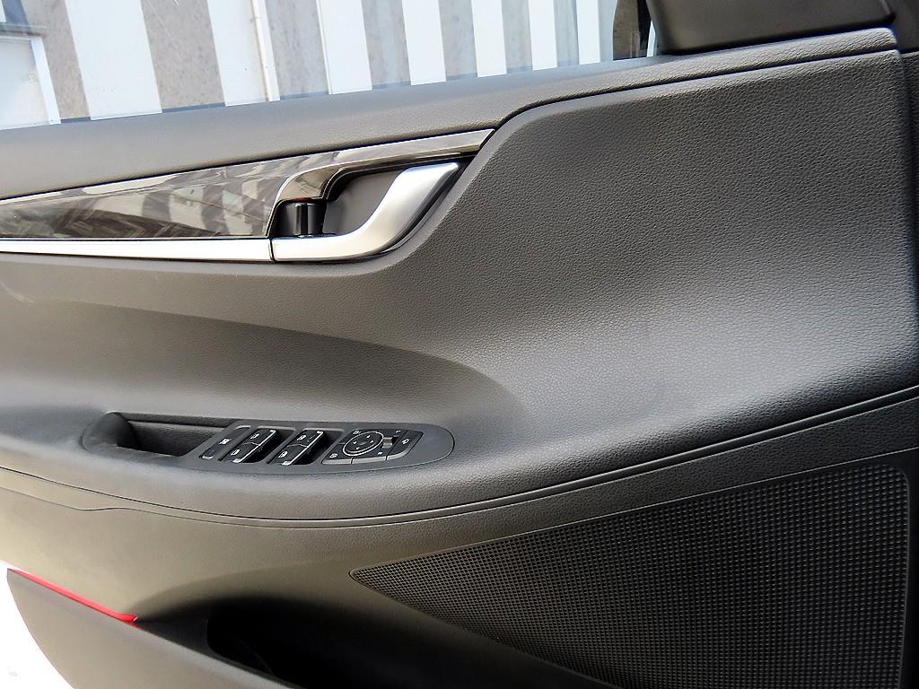 Hyundai Grandeur — photo 11