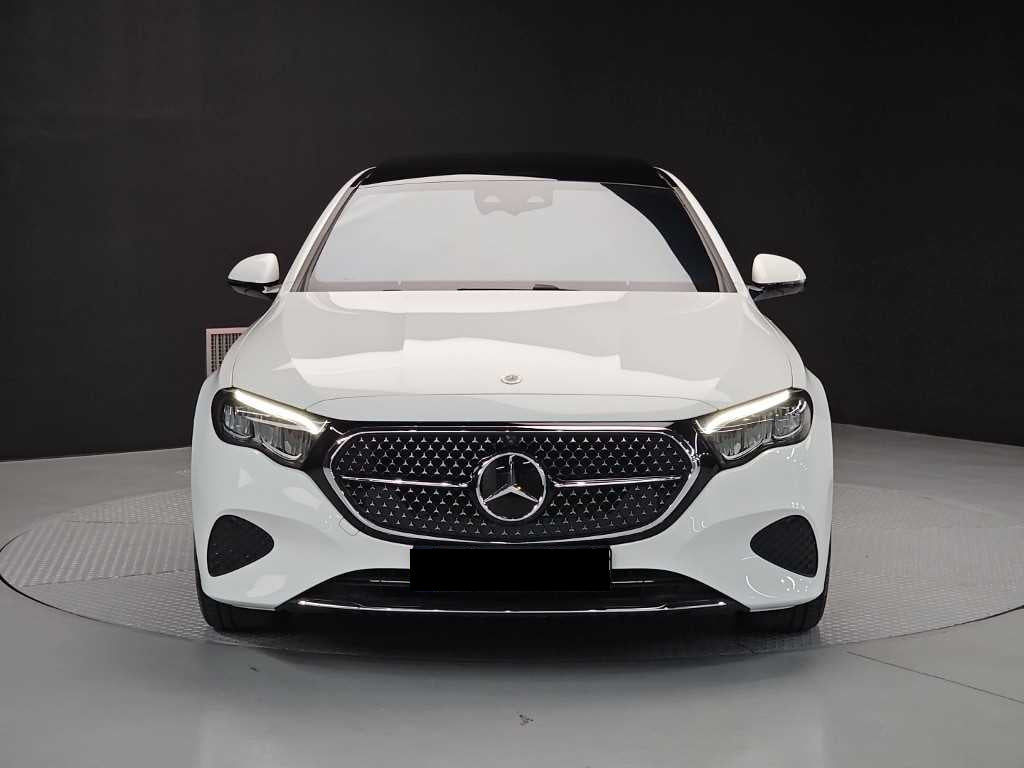 Mercedes-Benz E-Class — photo 02
