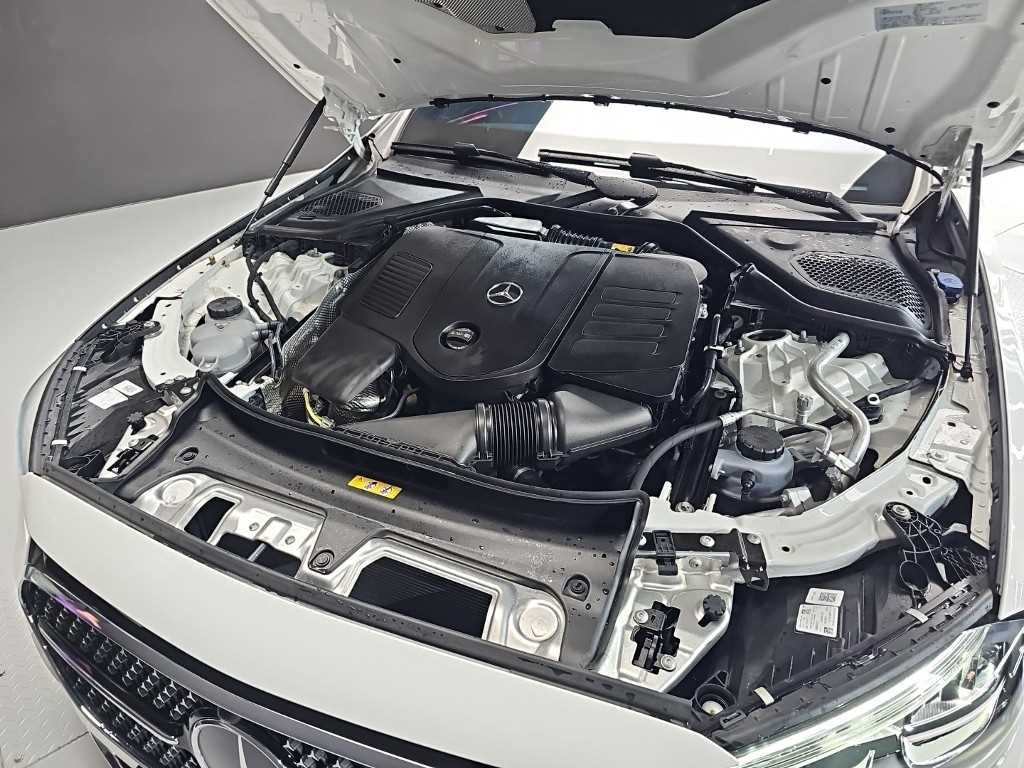 Mercedes-Benz E-Class — photo 05