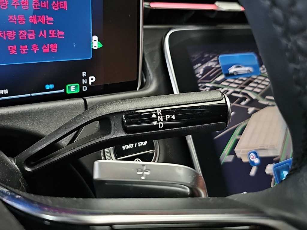 Mercedes-Benz E-Class — photo 08