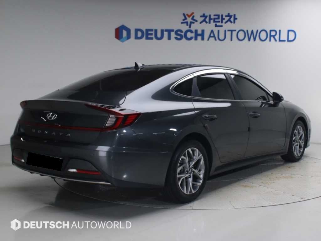 Hyundai Sonata — photo 02