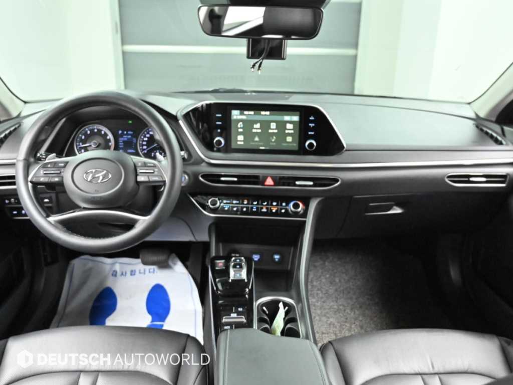 Hyundai Sonata — photo 07