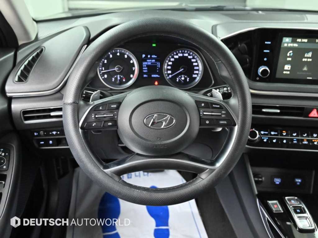 Hyundai Sonata — photo 13