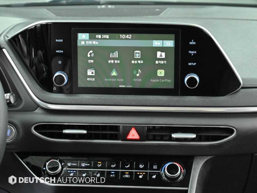 Hyundai Sonata — photo 14