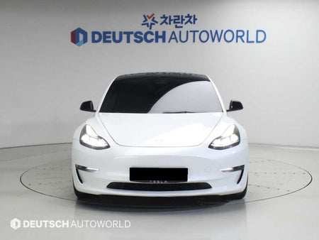 Tesla Model 3 — photo 03