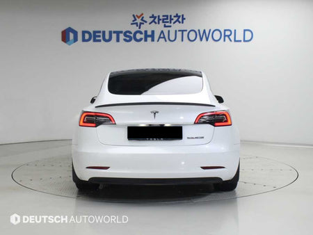 Tesla Model 3 — photo 04