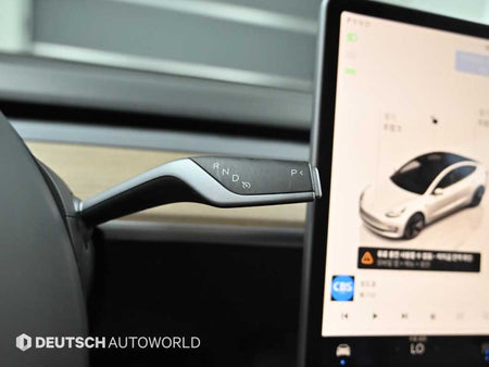 Tesla Model 3 — photo 09