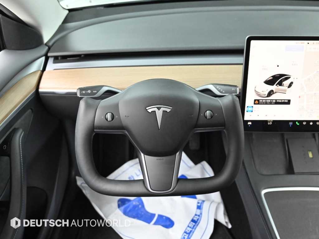 Tesla Model 3 — photo 13