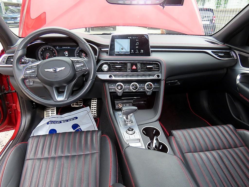 Genesis G70 — photo 07
