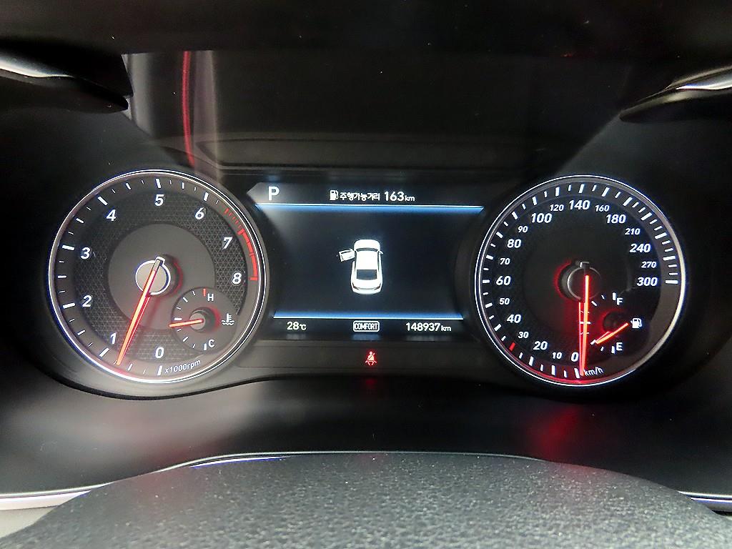 Genesis G70 — photo 09
